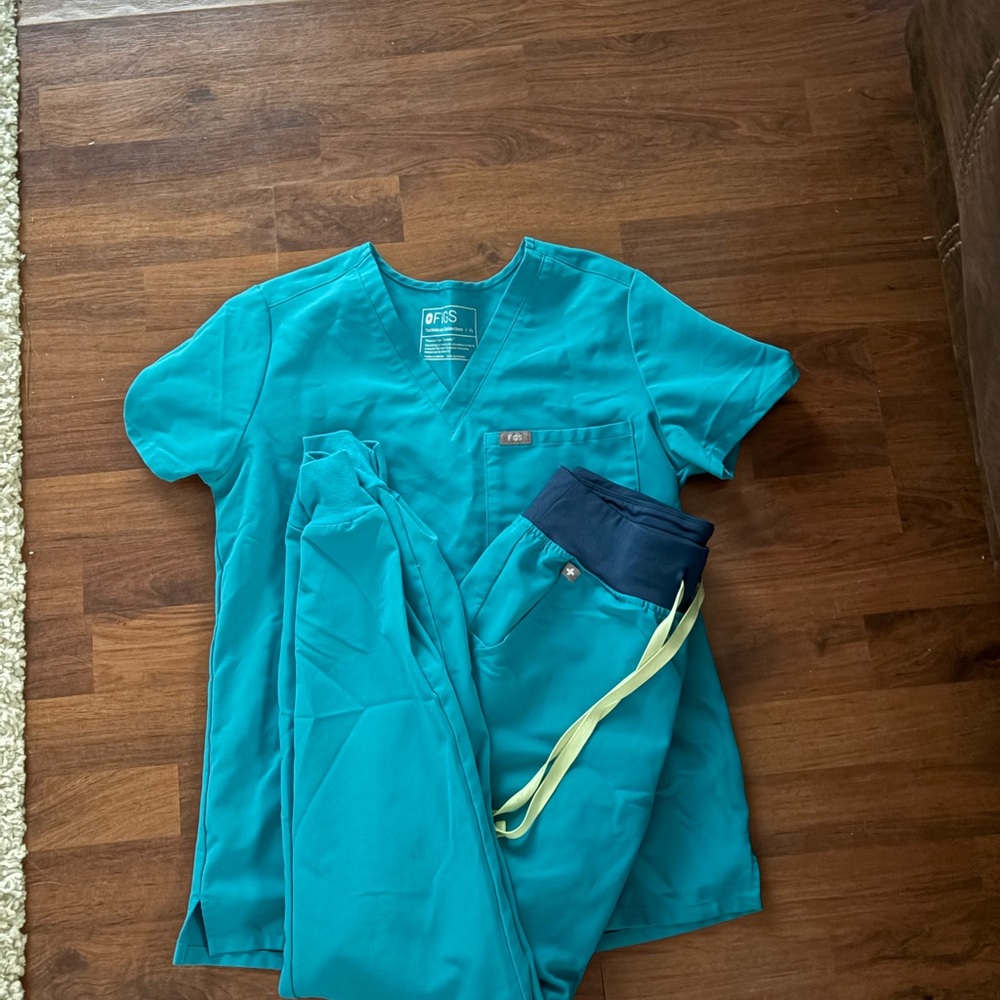 Figs Teal Scrub Set